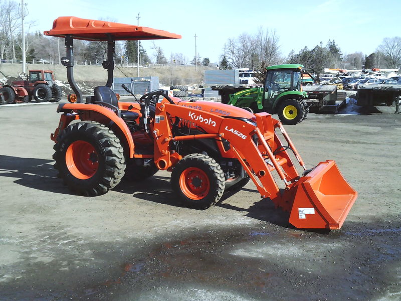 Tractors - Compact  Kubota L3902 Tractor  Photo